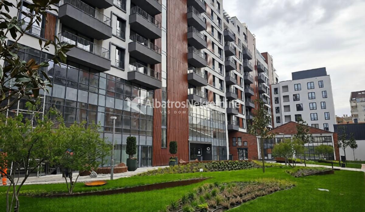 Potpuno nov stan u Landmark Residence i garaža