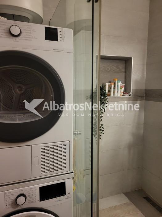 Trosoban stan 83m² u Živka Davidovića
