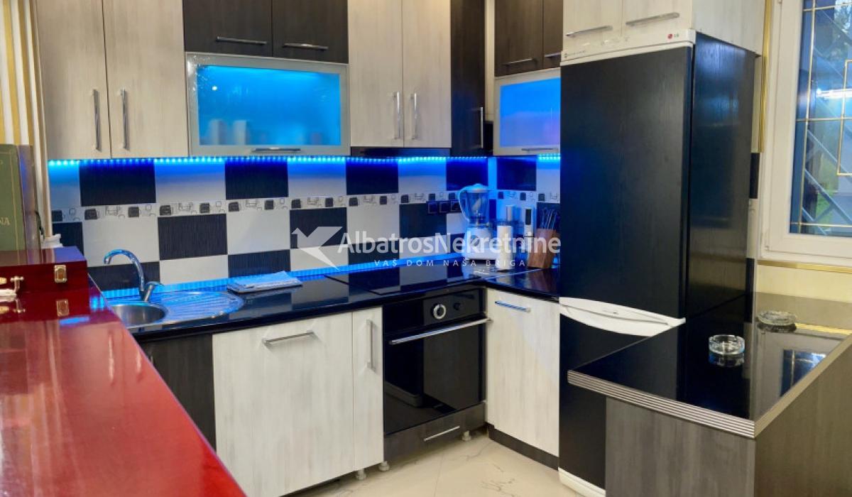 Stan Lux versaci stil 57m2 Karaburma