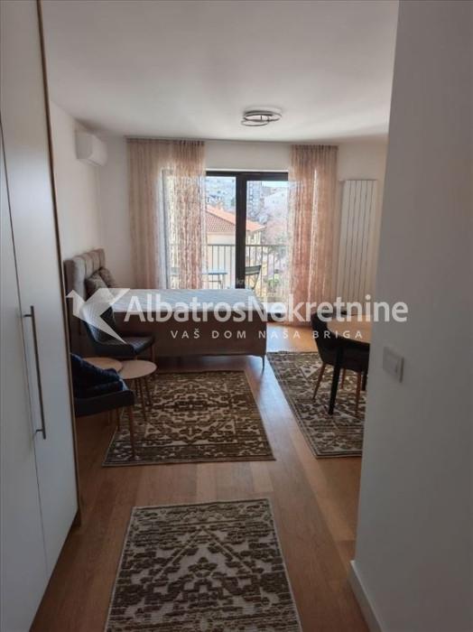 Lion, Zvezdara, lux novogradnja