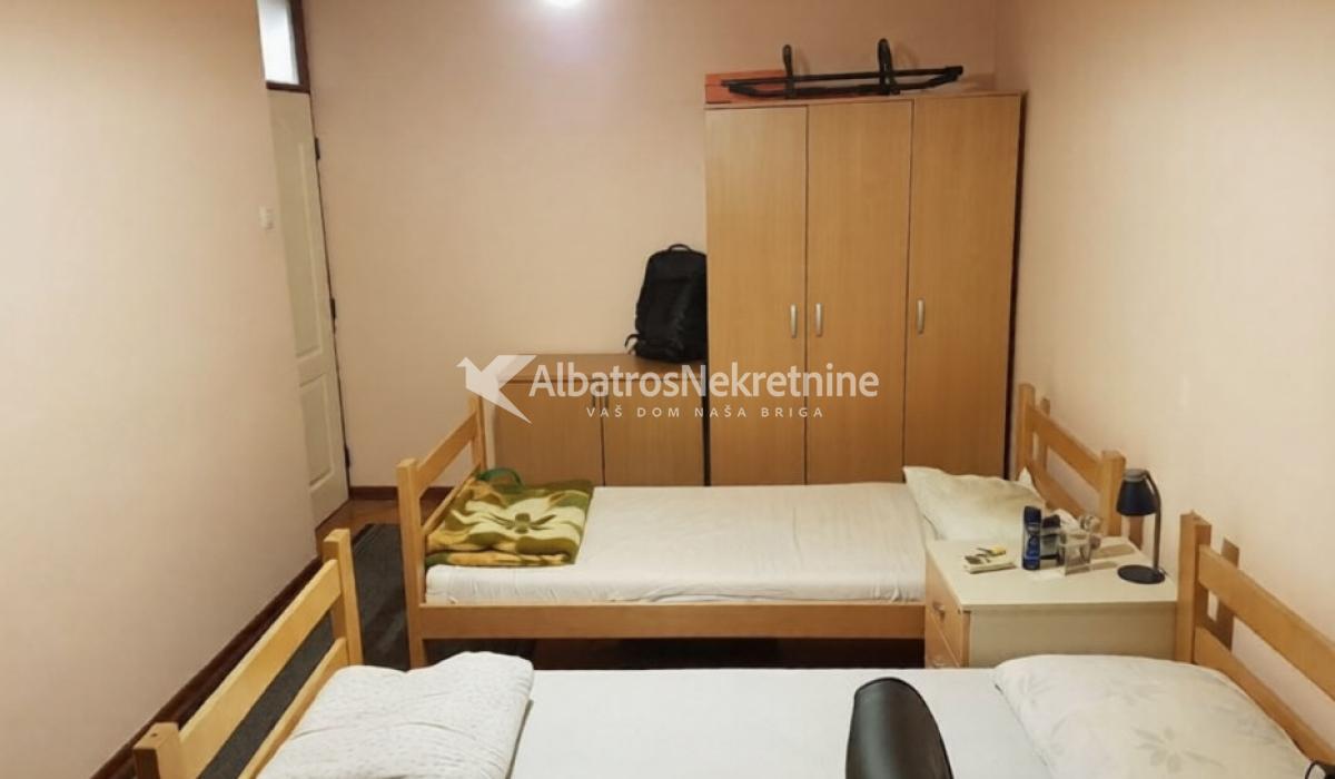 Centar trosoban 75 kvm, lux,, kod Skupstine