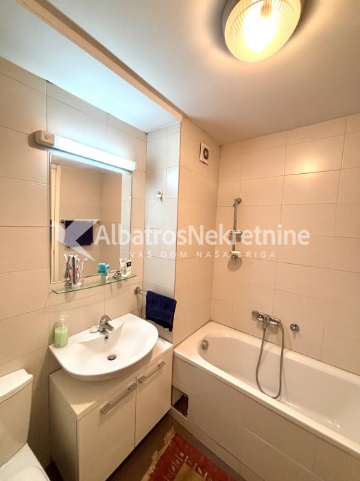 Stan + garažno mesto