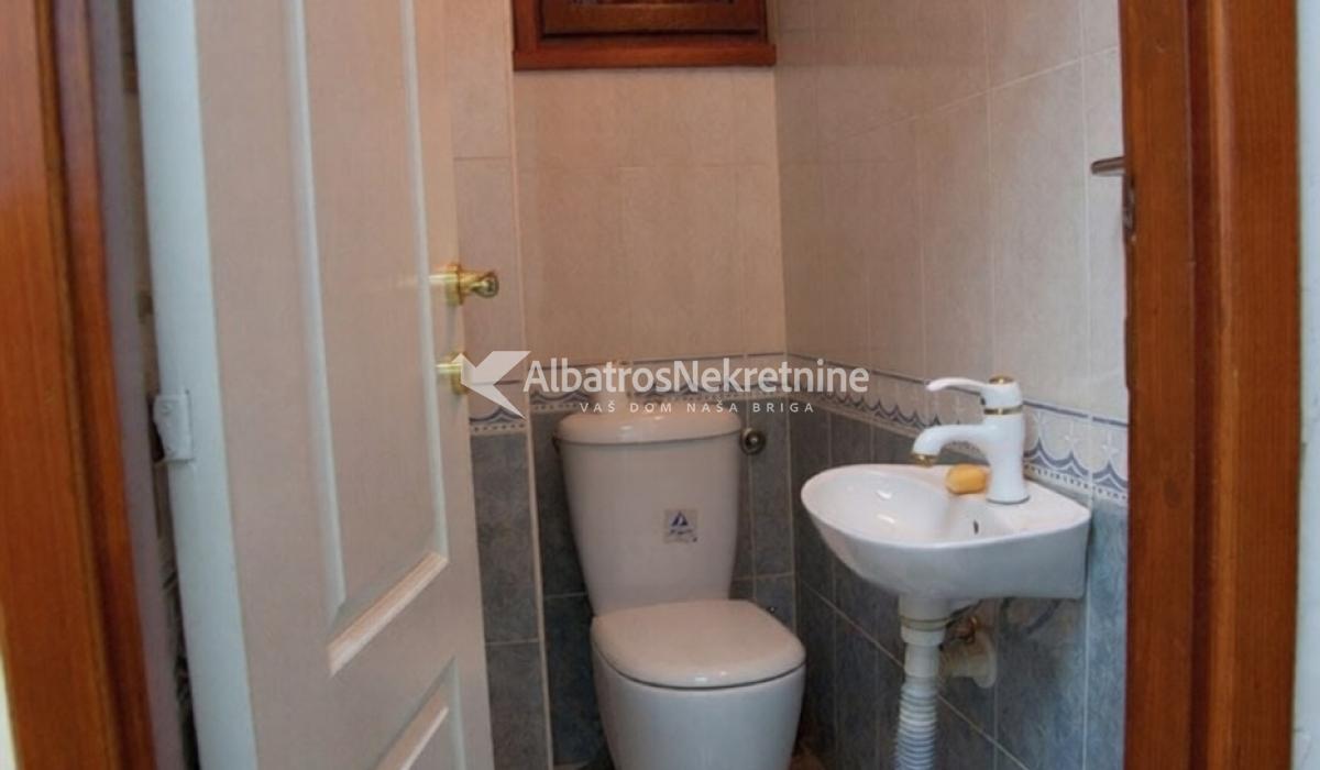 Centar trosoban 75 kvm, lux,, kod Skupstine