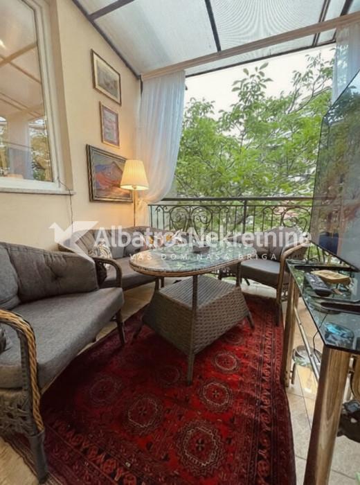 Lux salonac kod Tasmajdana!