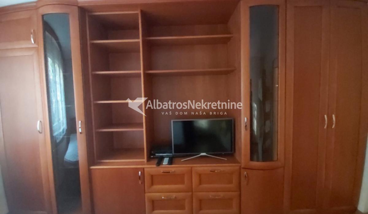 Lux stan u Zemunu, teretana, garaza, izdavanje