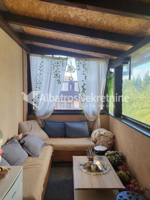 Trosoban stan 83m² u Živka Davidovića
