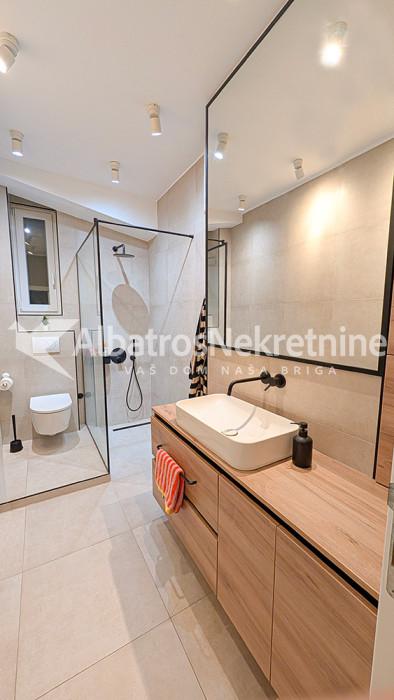 Kompletno renoviran stan – pešačka zona, Uskočka