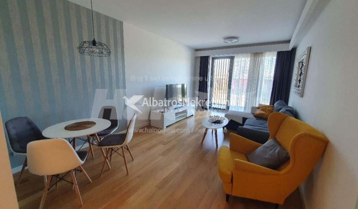 Lux, Kompleks West 65