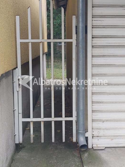 Lux stan u Zemunu, teretana, garaza, izdavanje