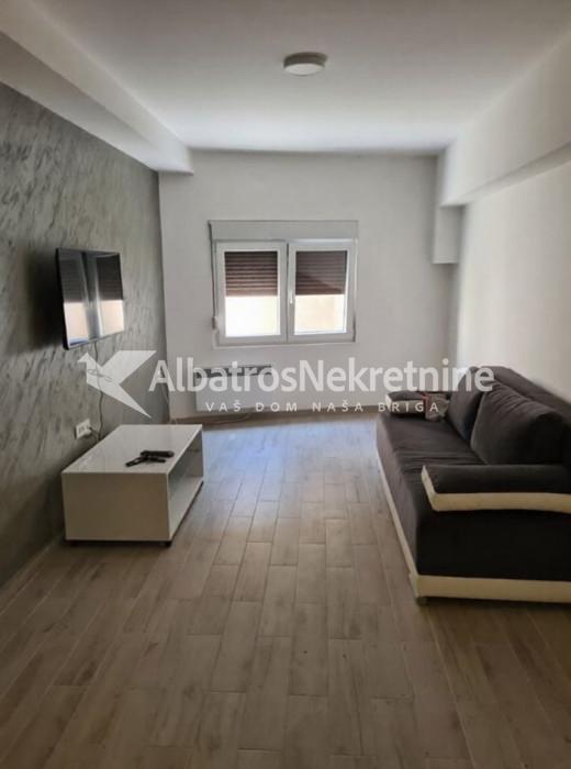 Dvosoban LUKS stan stadion Partizana