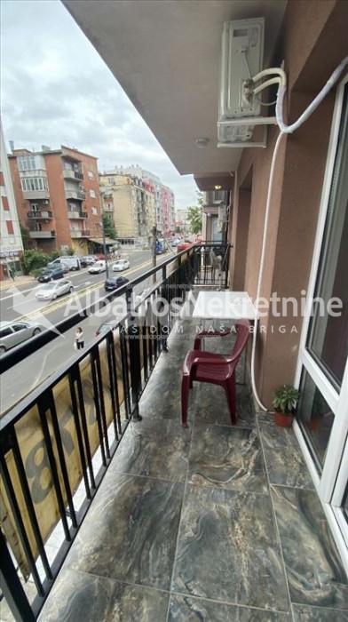 Dvosoban stan Vukov spomenik