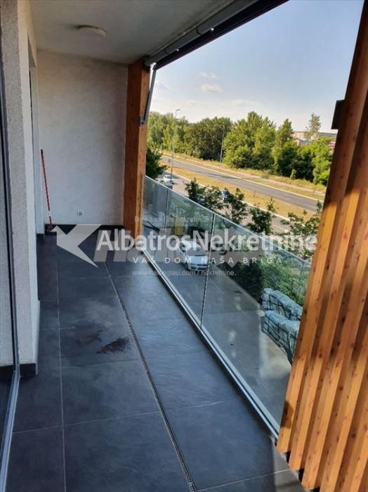 Lux, Kompleks West 65