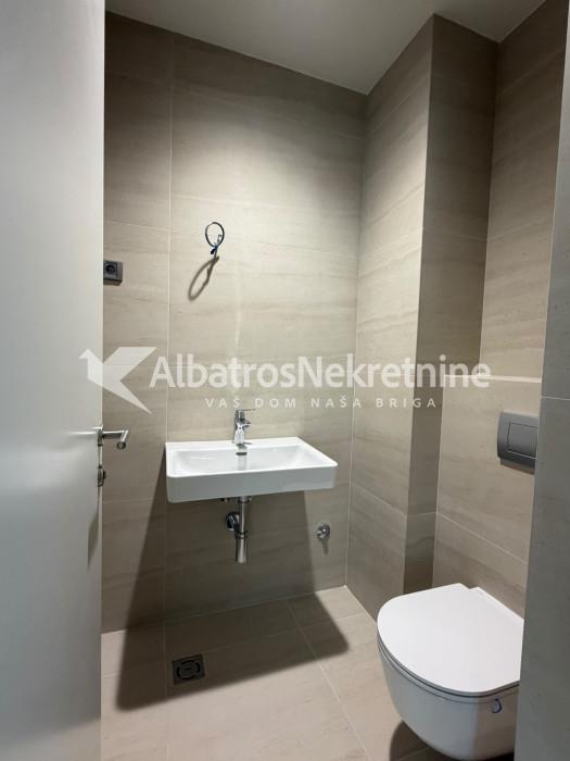 Lux stan izdavanje West