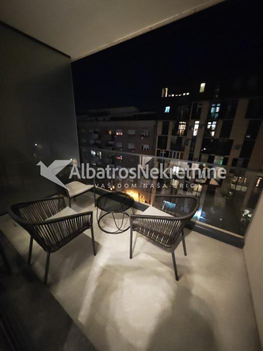 Stan u zgradi sa bezenom kneza milosa rezident