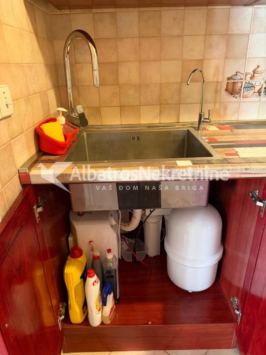 Renoviran i kompletno namešten stan u Dalmatinskoj