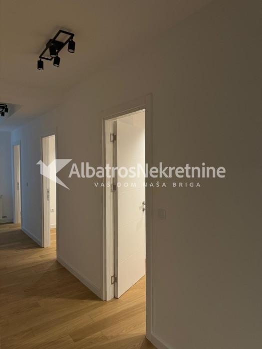 Vukov spomenik-Penthouse 75m2 sa 1 garažnim mestom
