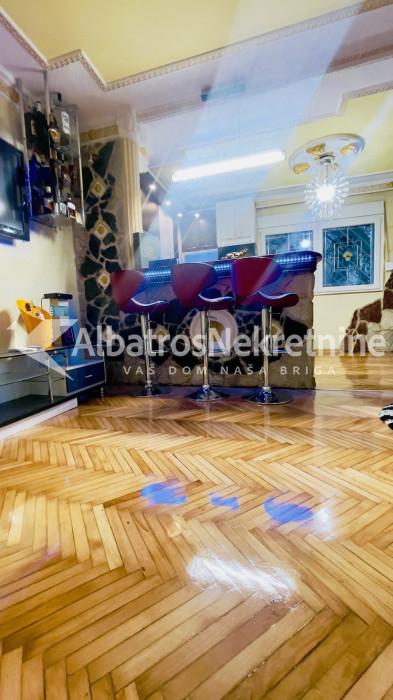 Stan Lux versaci stil 57m2 Karaburma