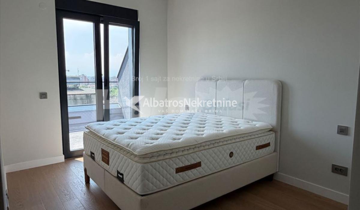 Lux stan izdavanje West