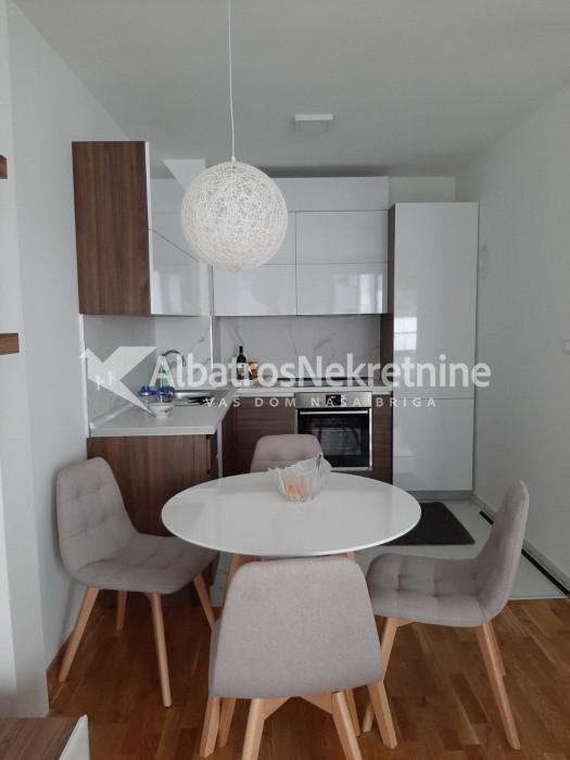 Dvosoban stan u naselju Sunnyville 45m2