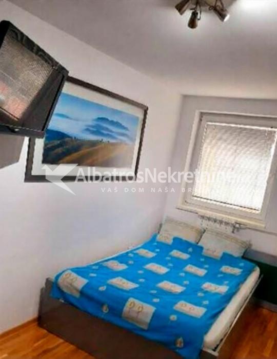 Stan, Đeram pijaca, 54m2 jednoiposoban