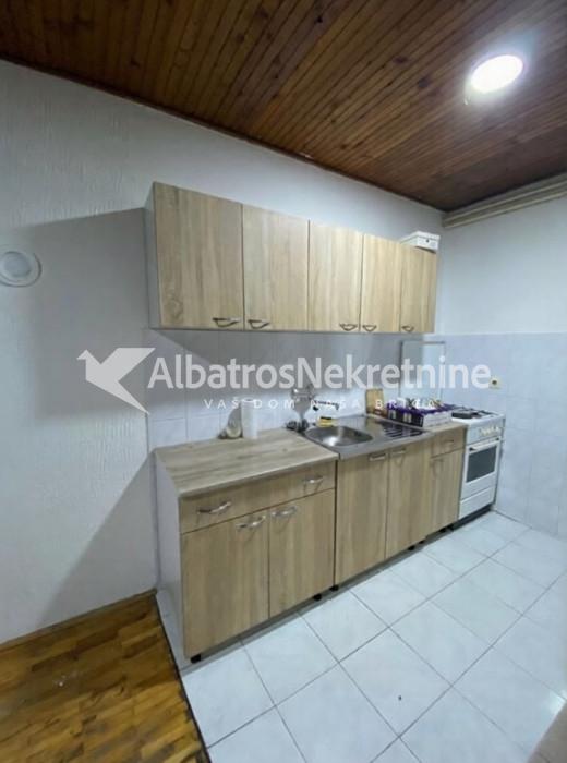 Karaburma, 3.0, namešten, sa velikom terasom