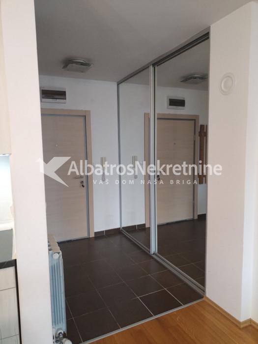 Dvosoban stan 50m2, Karaburma
