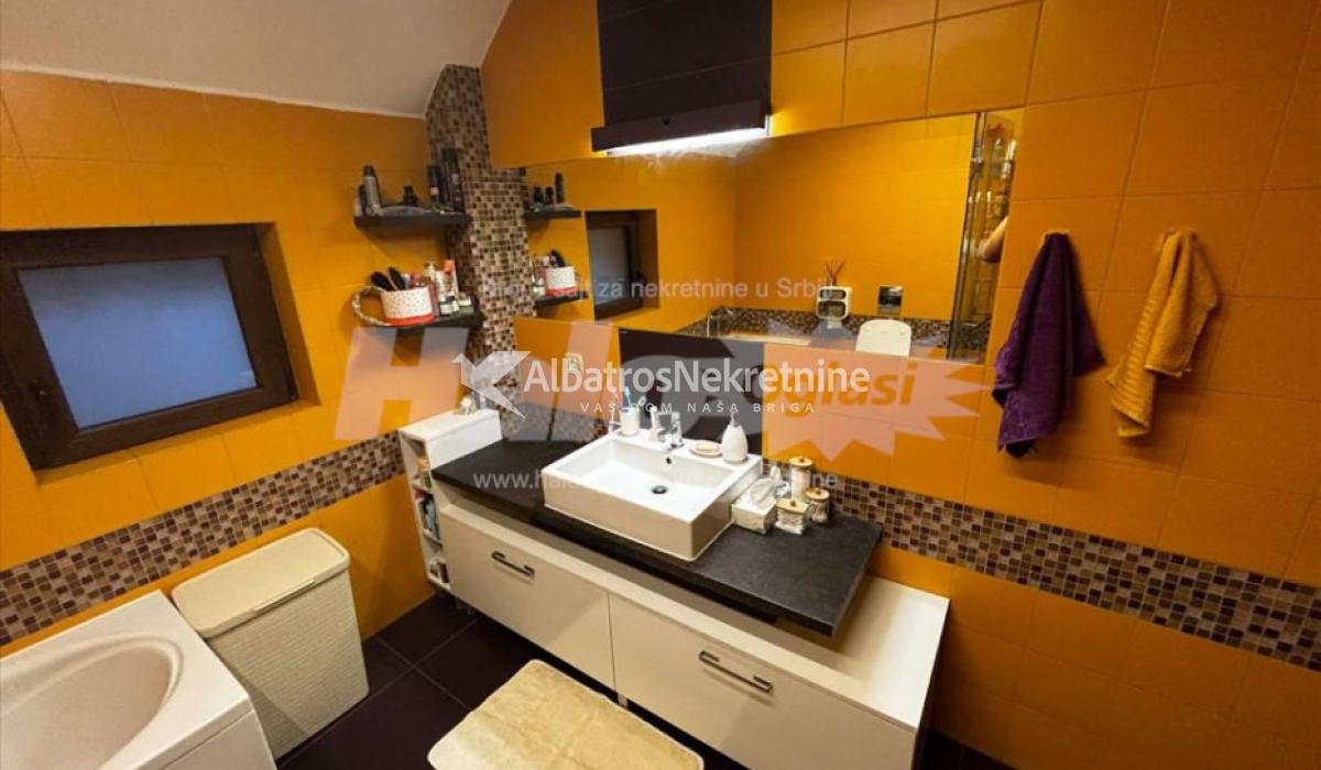 Kompletno namešten dupleks sa pogledom na Dunav