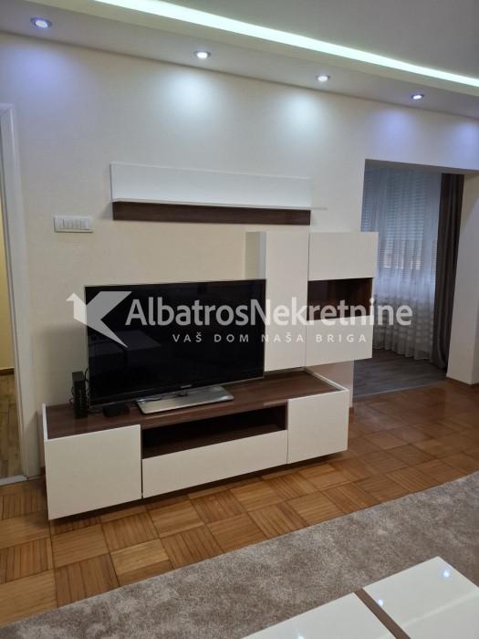 Lux renoviran, opremljen stan na odlicnoj lokaciji