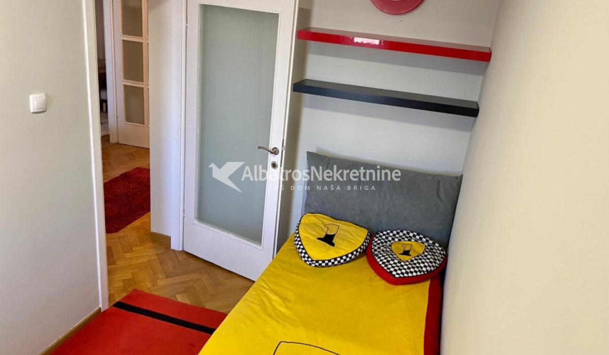 Cetvorosoban 82m2 moderan Stari Merkator Retenzije