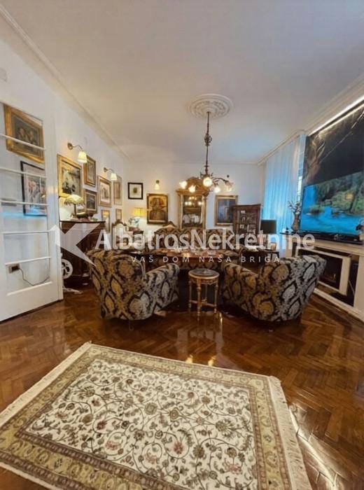 Lux salonac kod Tasmajdana!