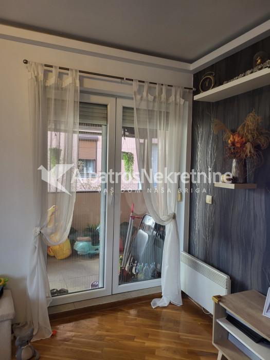 Trosoban stan 83m² u Živka Davidovića