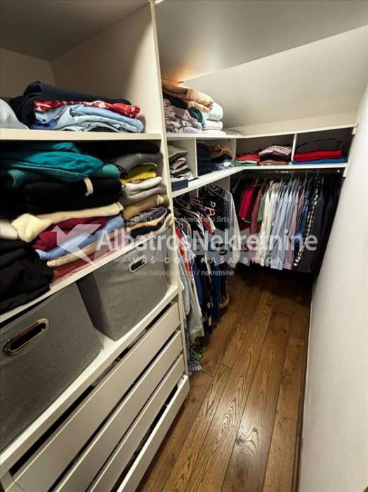 Kompletno namešten dupleks sa pogledom na Dunav