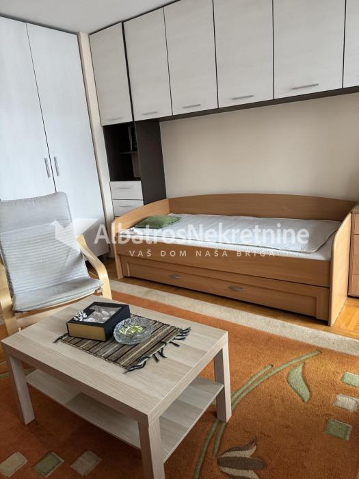 Renoviran stan u bloku 45