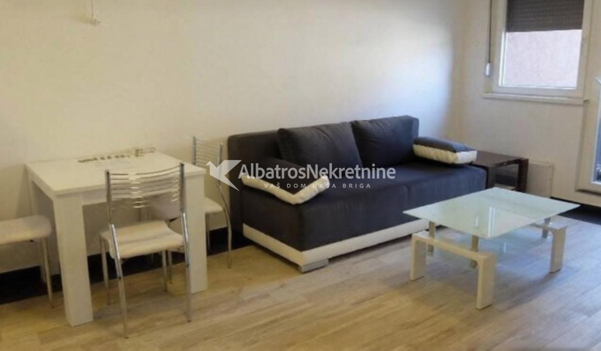 Dvosoban LUKS stan stadion Partizana