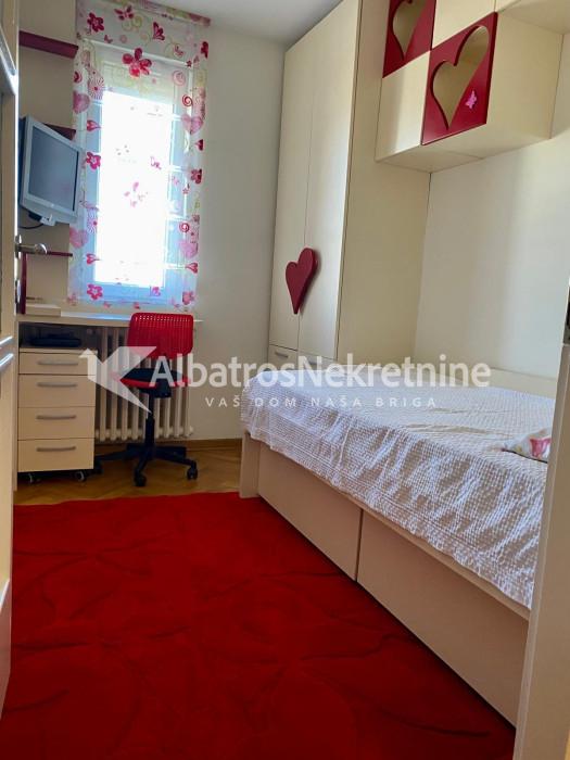 Cetvorosoban 82m2 moderan Stari Merkator Retenzije