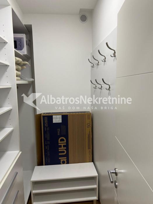EX ING 65 2.0 - potpuno namešten + garaža