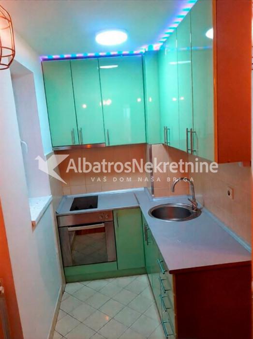 Stan, Đeram pijaca, 54m2 jednoiposoban