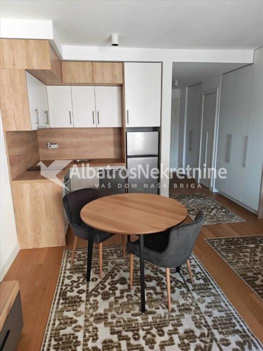 Lion, Zvezdara, lux novogradnja