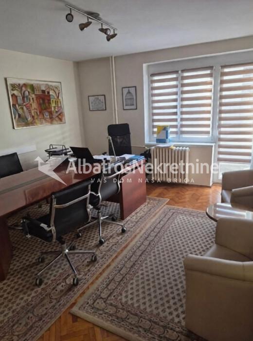 Trosoban stan kod Palate pravde