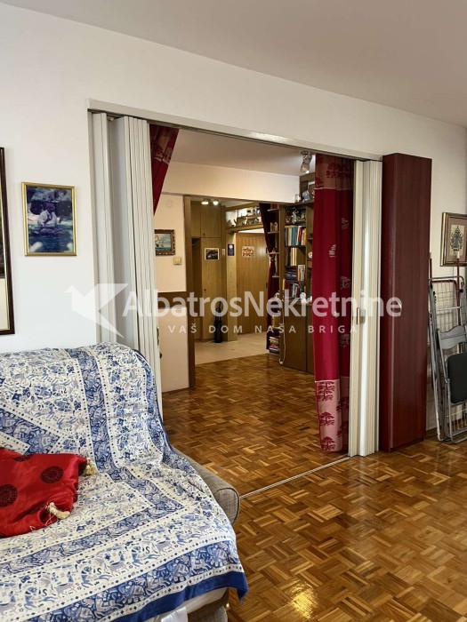 Stan u Žarkovu na dobroj lokaciji