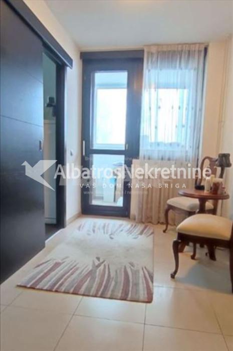 Lux,renoviran, 2.0 stan, fasadna cigla - Mirjevo