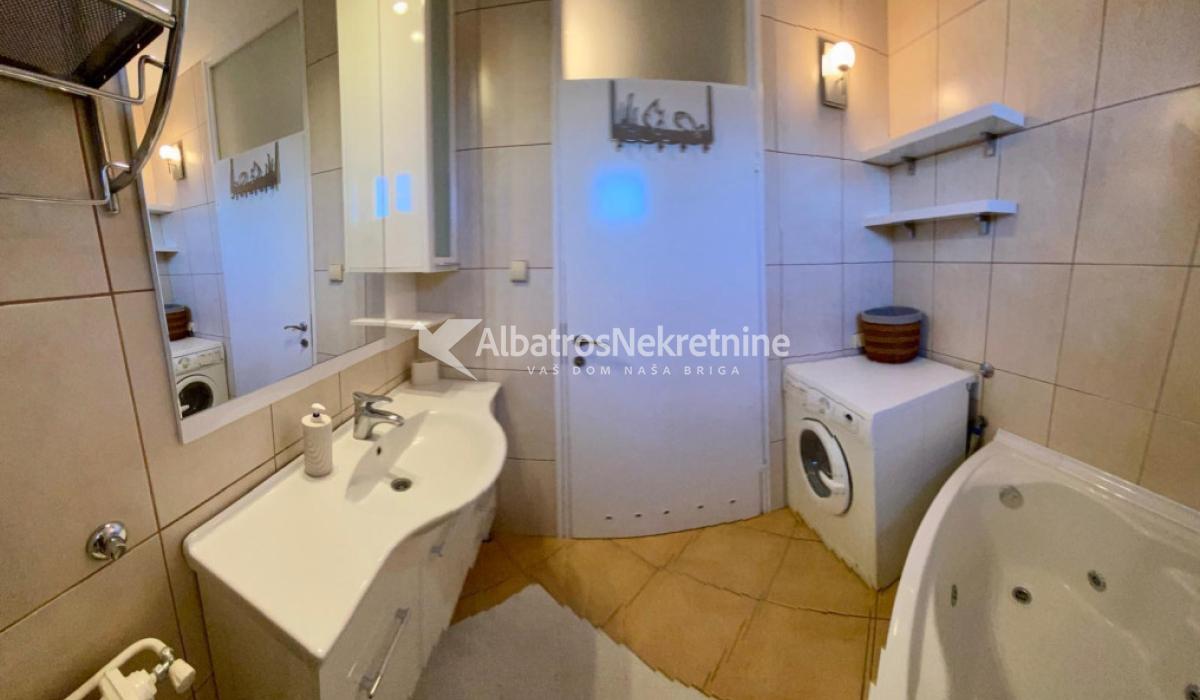Cetvorosoban 82m2 moderan Stari Merkator Retenzije