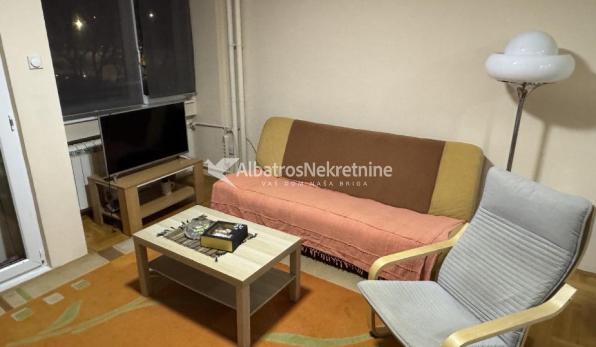 Renoviran stan u bloku 45