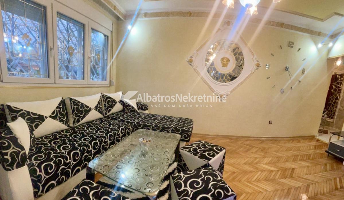 Stan Lux versaci stil 57m2 Karaburma