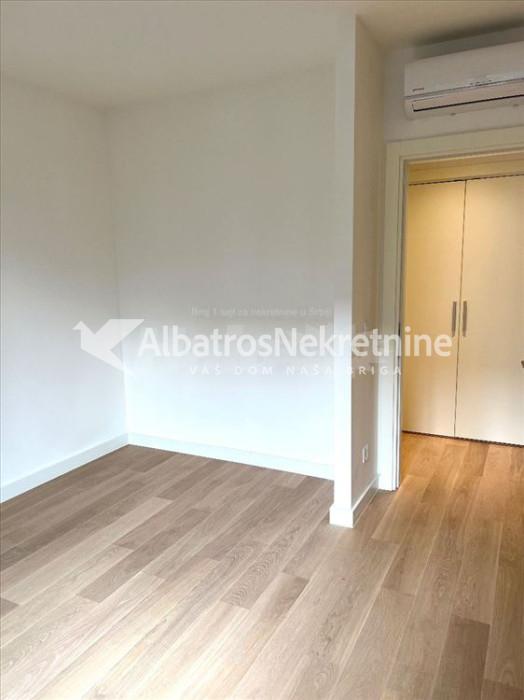 BW Eterna, 56 m2, IV sprat, sa jednim GM
