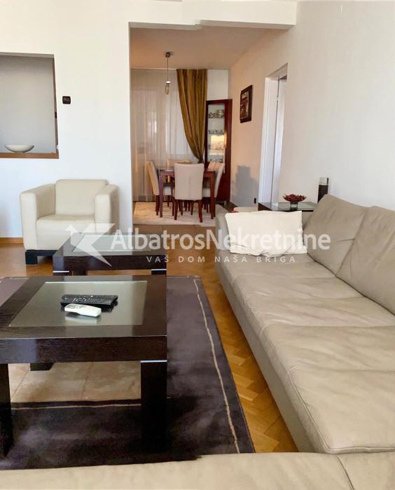 Cetvorosoban 82m2 moderan Stari Merkator Retenzije