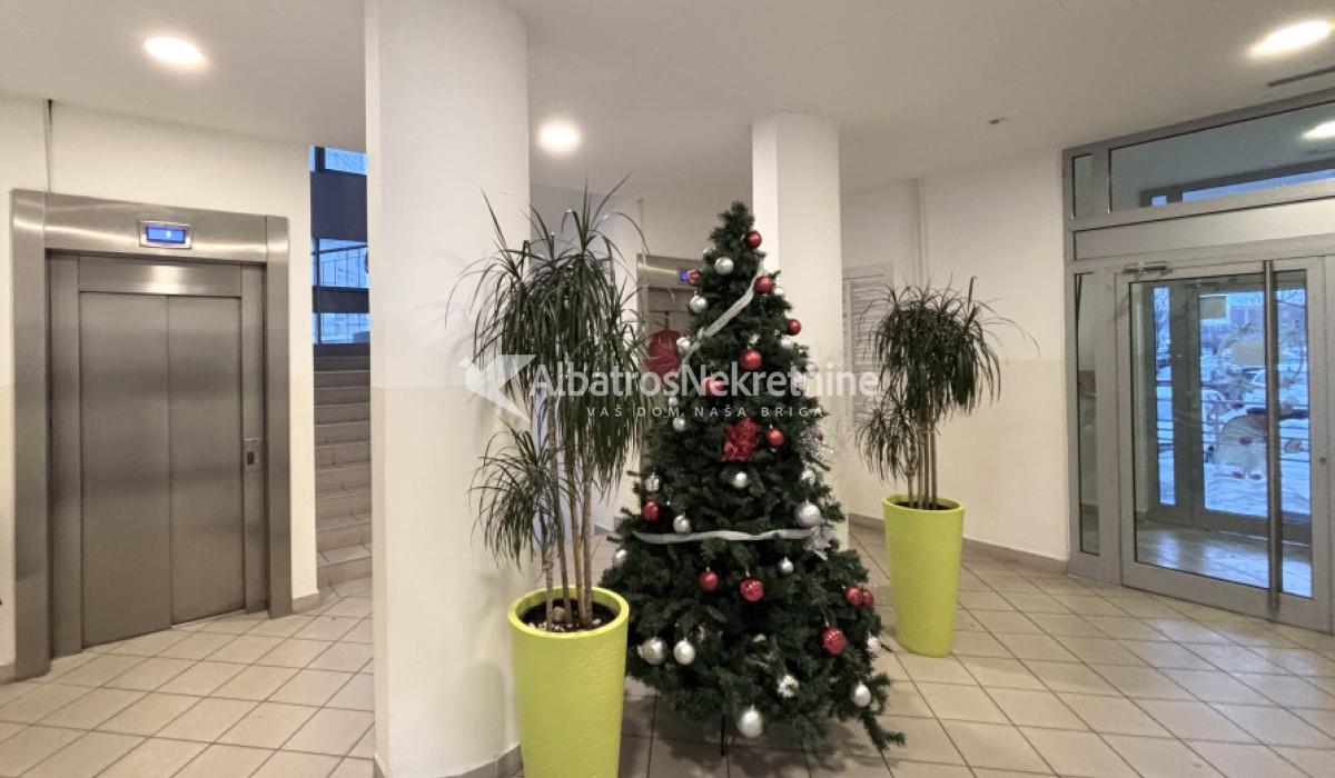 Stan + garažno mesto