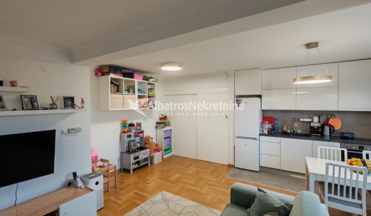 Mitrovdanska - Nov, namešten stan