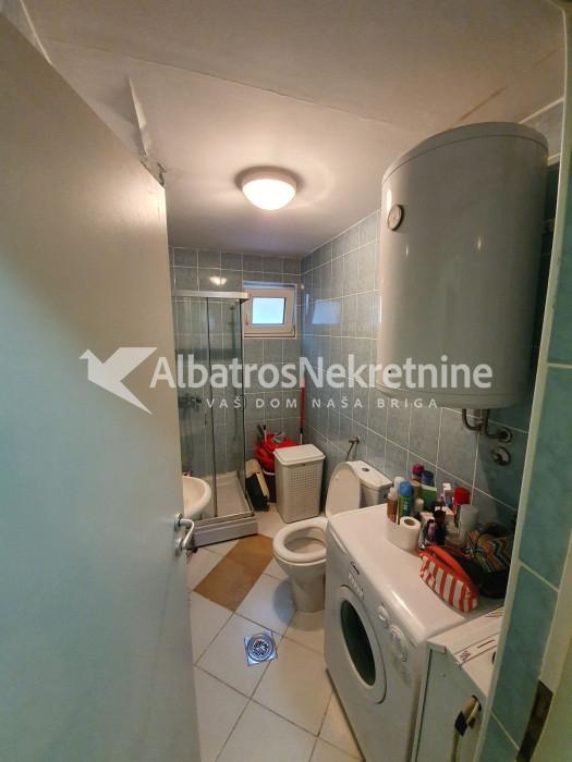 Uknjižen Dvosoban stan, 41 m2, Mirijevski Bulevar