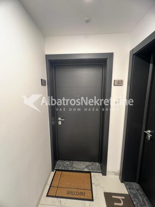 EX ING 65 2.0 - potpuno namešten + garaža